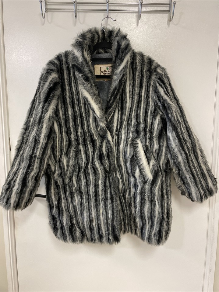 MULBERRY STREET Faux Fur Vintage Black White Coat Jacket size M C54