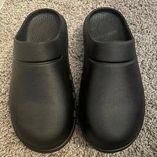 Oofos clogs