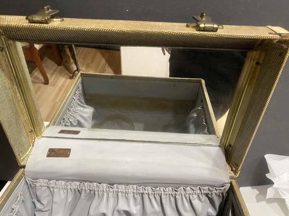 H Koch & Sons Aviation Luggage Hard Shell Brown Carry On Suitcase USA 50s Rare - Image 4 of 4