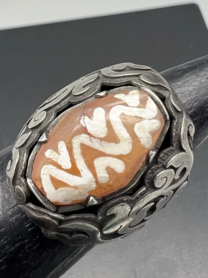 Antica perla di agata eched saziata su anello vintage in argento fatto a mano... - Immagine 3 di 4