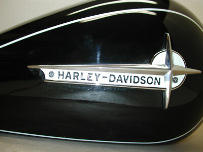 HARLEY DAVIDSON DYNA 04-05 Super Glide OEM 61590-04B Motorcycle