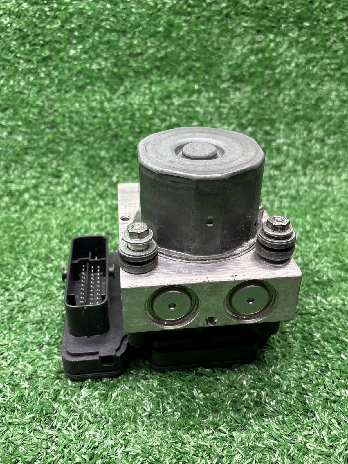 14-16 Maserati Ghibli Quattroporte ABS Anti Lock Brake Pump Module OEM
