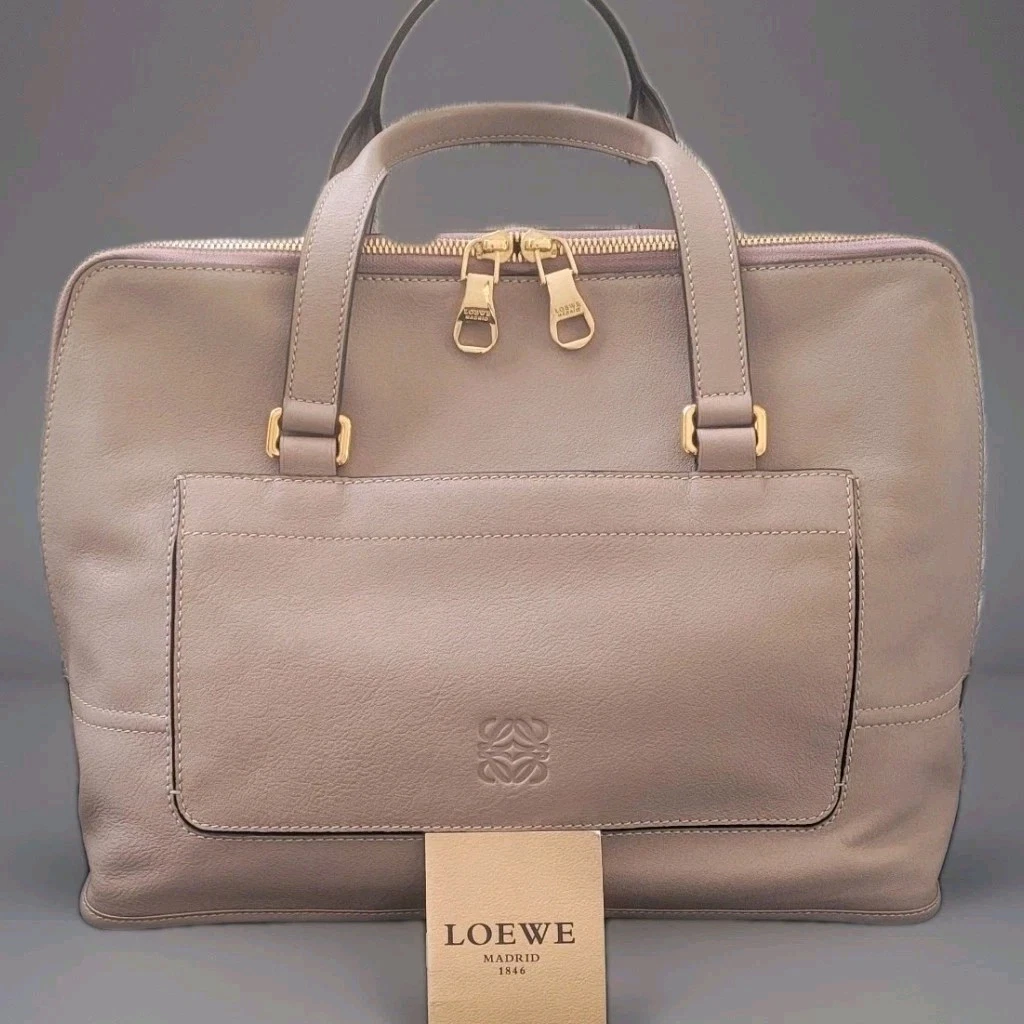 Loewe — Loewe Leather Tote/Handbag "Greige" W Gold Hardware-Spacious Stunning
