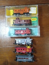 N Scale Train Cars - Cabooses - LOT of 6