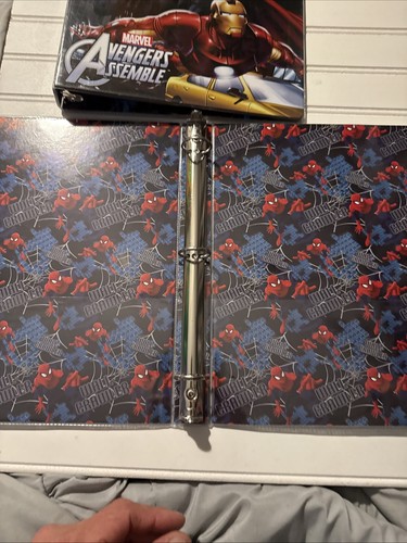 Marvel Ultimate Spider-Man 1” Binder And Marvel Avengers Assemble 1” Binder READ - Imagen 3 de 11