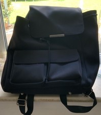 Elle Plecak sportowy / plecak 13x12x5 cali czarny wyściełane czarne paski w bardzo dobrym stanie