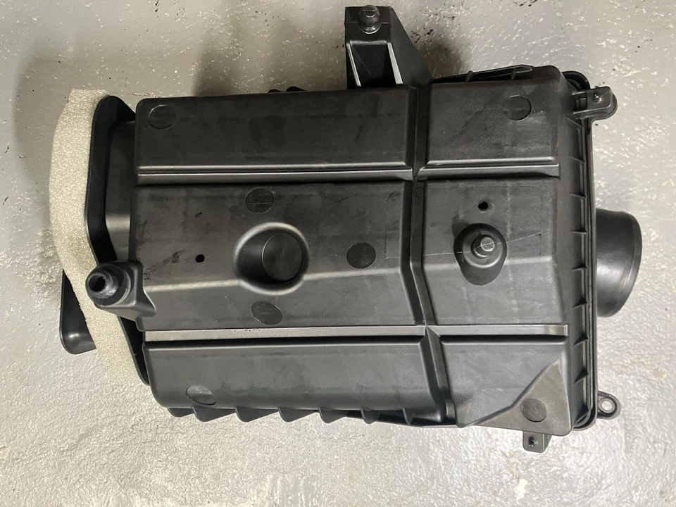 Conjunto de carcasa de filtro de aire Chevrolet GMC Cadillac 2014-2016 22870281 Foto 3 de 4