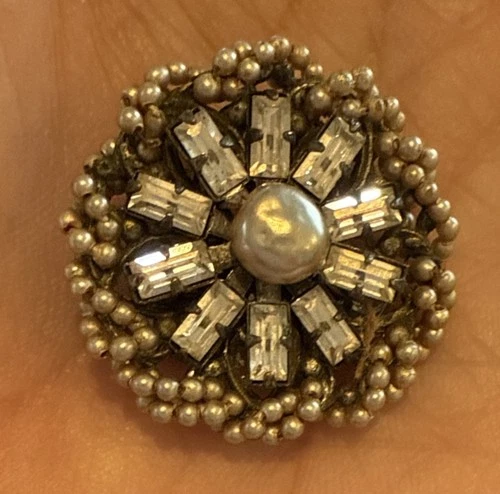 VINTAGE RARE MIRIAM HASKELL ROUND PEARL & RHINSTONE BROOCH Sparkly And Stunning!