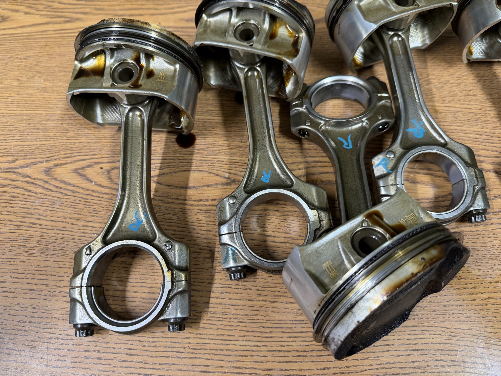 2004-08 Maserati Quattroporte M139 4.2L Engine Set Piston & Connecting Rod OEM