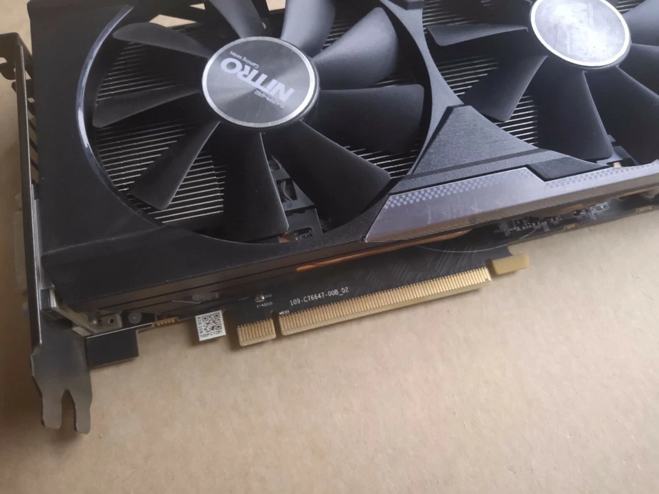 SAPPHIRE AMD Radeon R9 380 4GB GDDR5 Graphics Card Video Card - Image 3 of 4