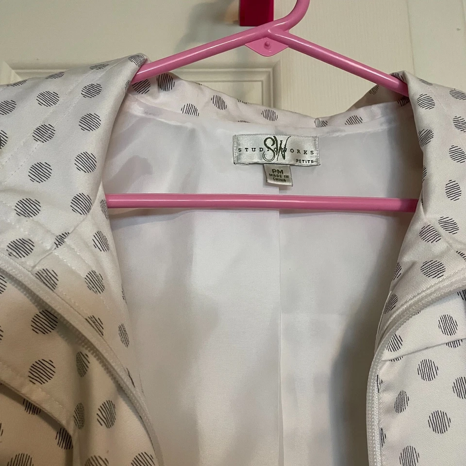 Cortavientos Mujer Studio Works Cremallera Completa Crema y Negro Lunares Talla Pequeña M Foto 2 de 4