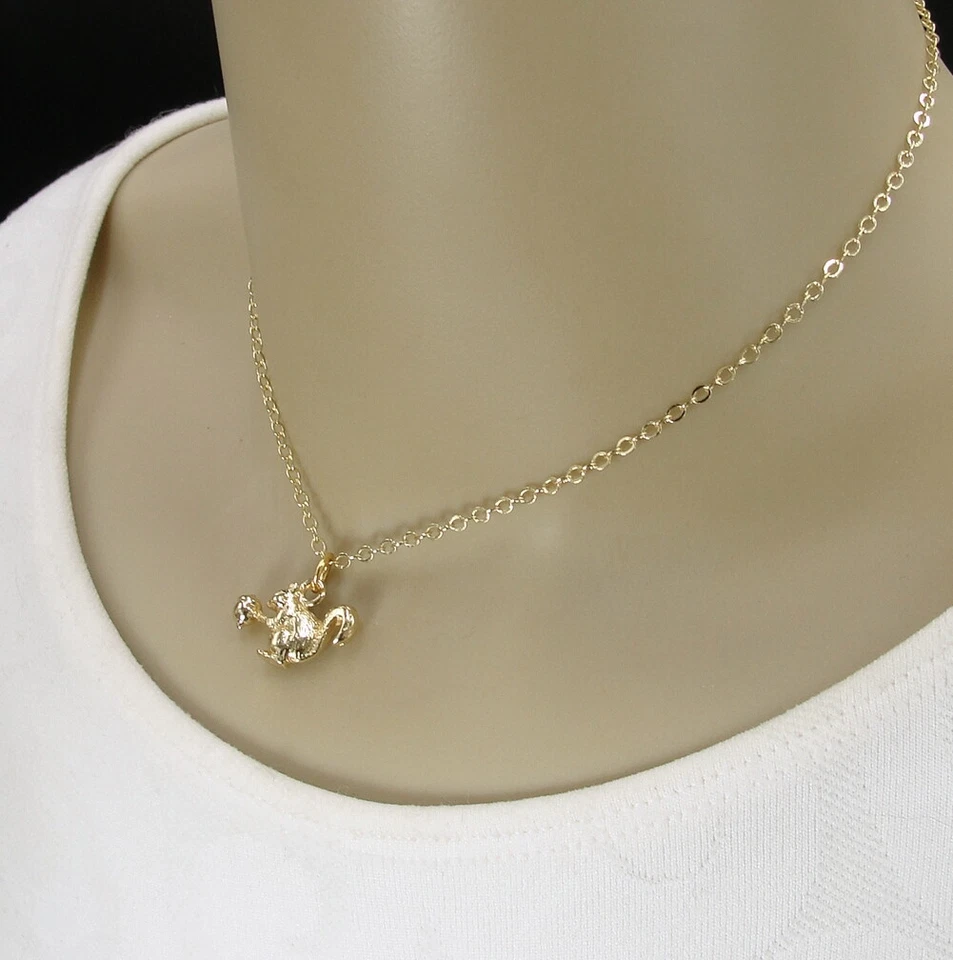 Collar de ardilla dorada - Dije de nuez de otoño otoño - Joyería de ardilla de vida silvestre NUEVO Foto 2 de 2