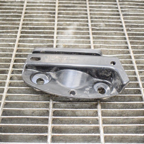 BMW 3 E90 325i Stoßstange Halter hinten links 7118193 160kw 2008