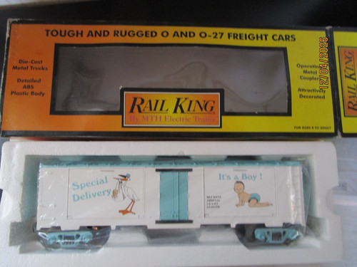 MTH Rail King, calibre O, 30-74200, It's a Boy Box Car, como nuevo en OB. | Zustand: New