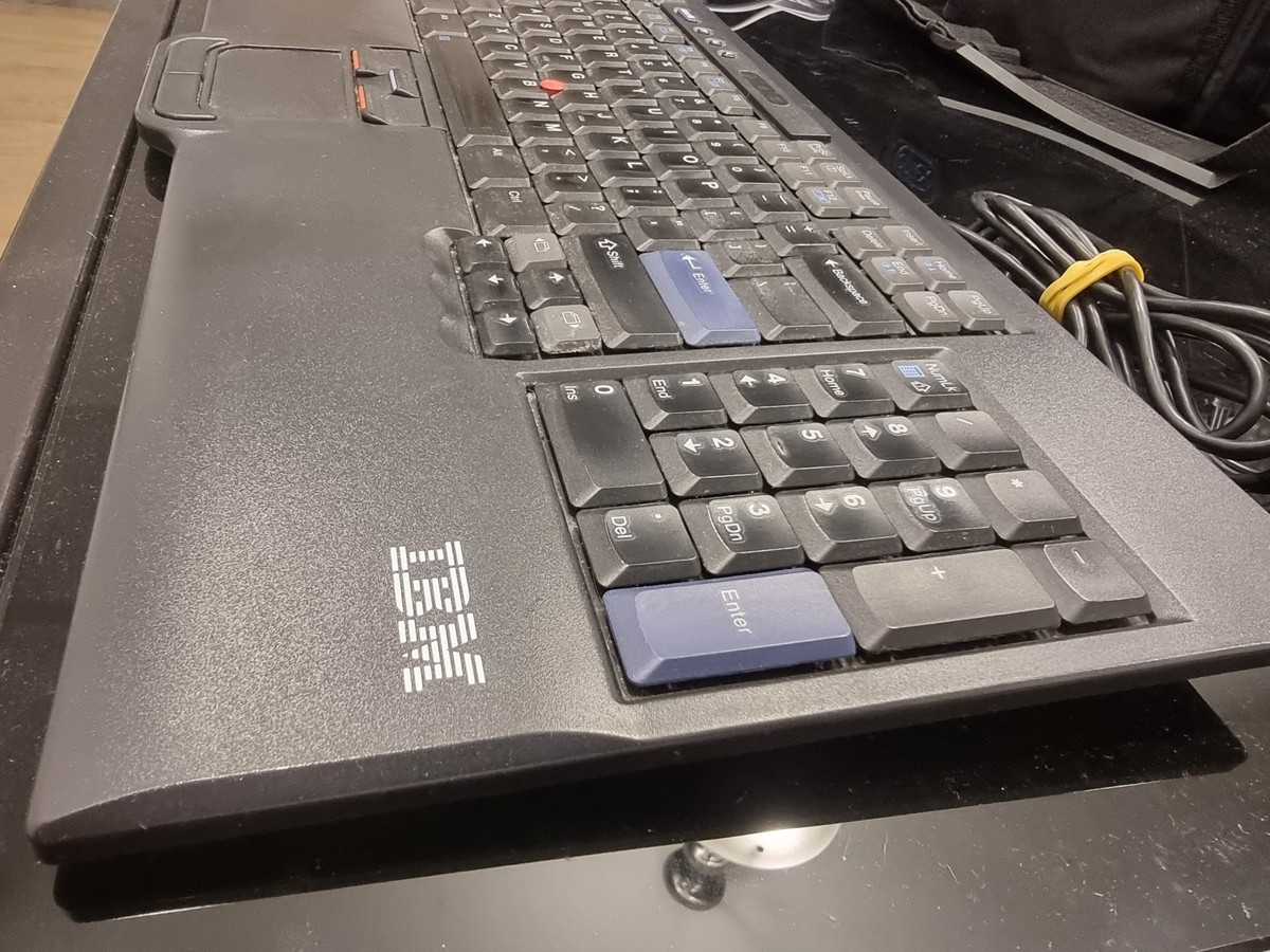 IBM Lenovo ThinkPad USB Keyboard SK 8835 with TrackPoint and