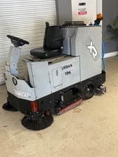 Lavasciuga Pavimenti Ride-On TomCat Factory Cat XR 36C 91cm - alternate angle