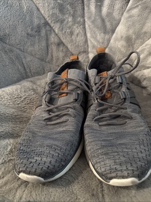 Cole Haan Men display picture 3
