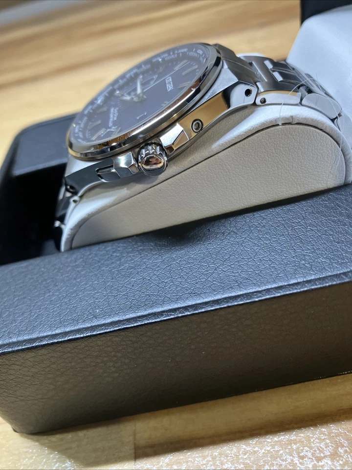 Citizen Eco-Drive Radio Controlled World Time - Image 3 of 4