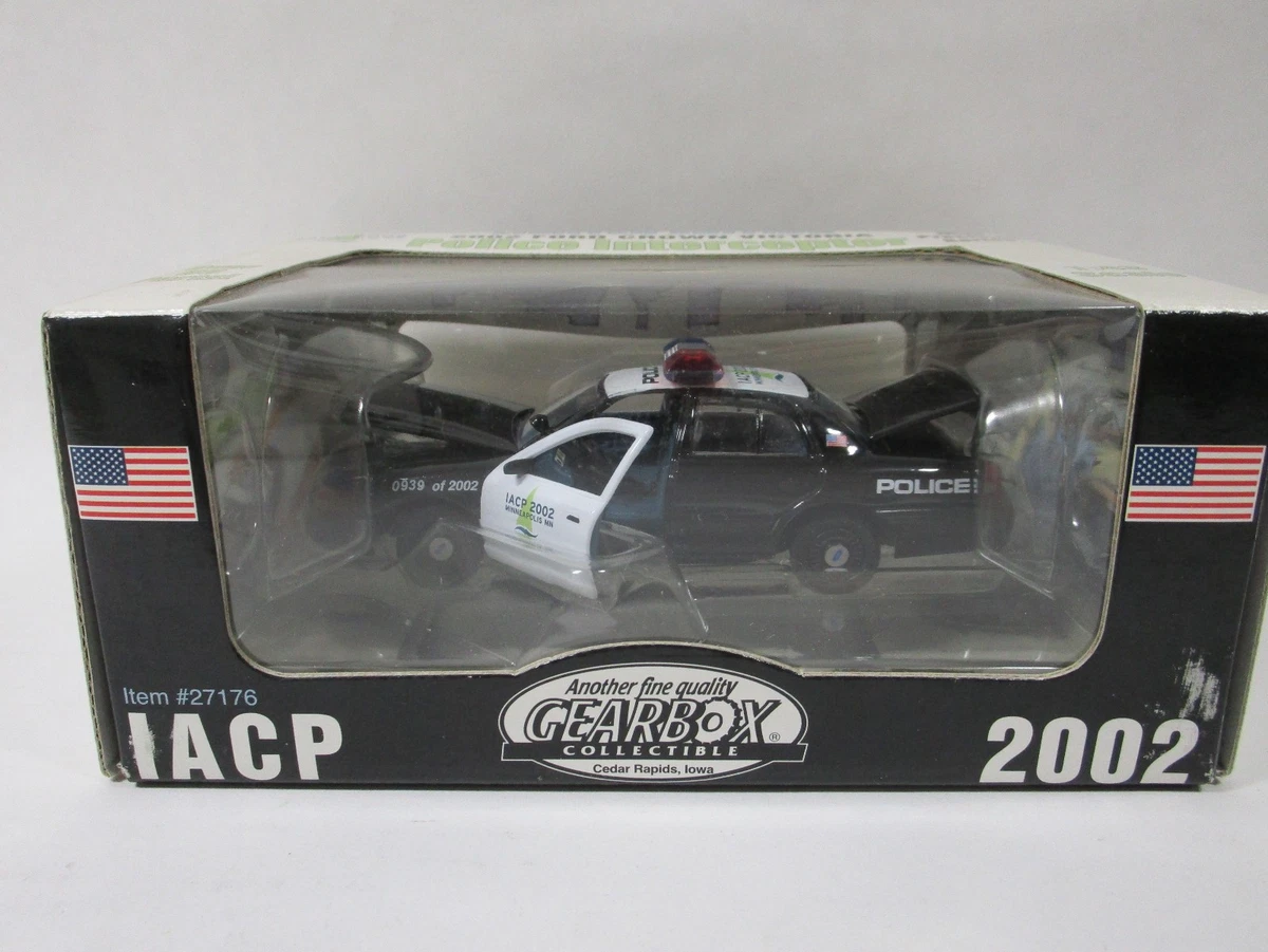 NOREV RENAULT 4CV police, échelle 1/43e EUR 12,00 - FR