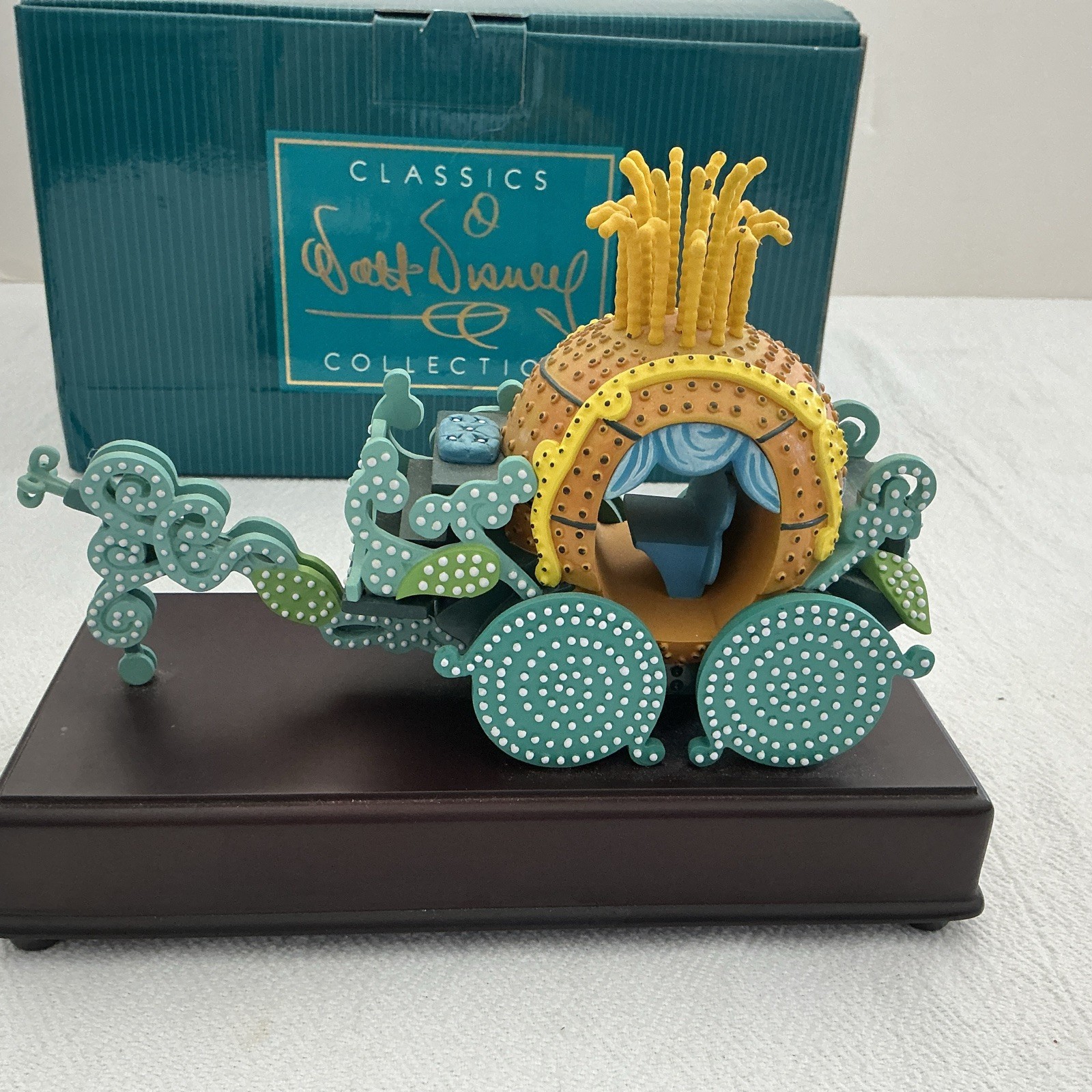 WDCC Disneyland Main Street Electrical Parade Cinderella’s Coach w/Lightbulb