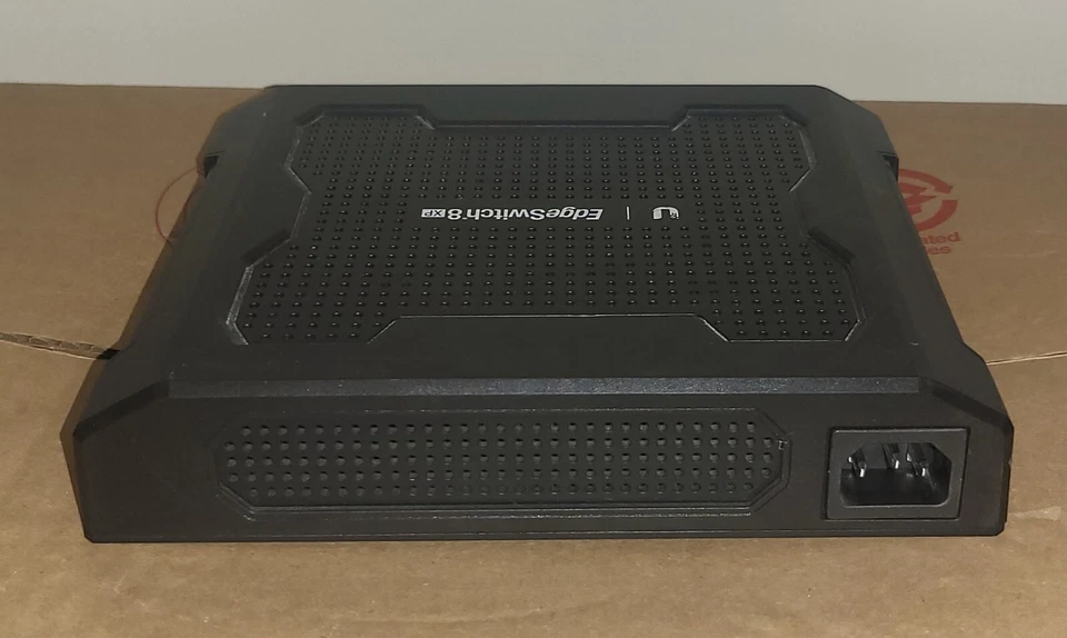 Ubiquiti Networks Edge Switch ES-8XP 8 Port Managed Switch With Passive POE - Image 2 of 4