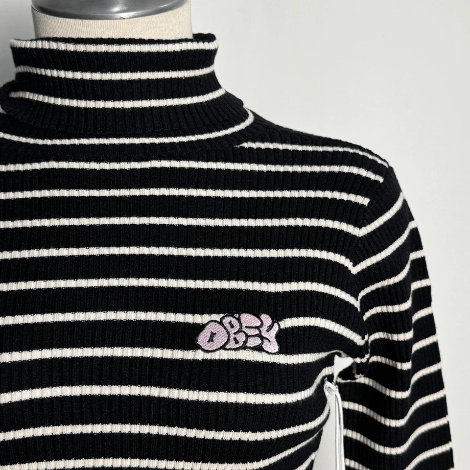 Suéter feminino Obey gola alta Elise preto/branco tamanho M novo com etiquetas Shepard Fairey - Imagem 3 de 4