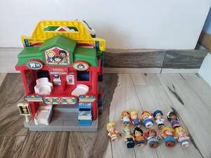 little people learn about town