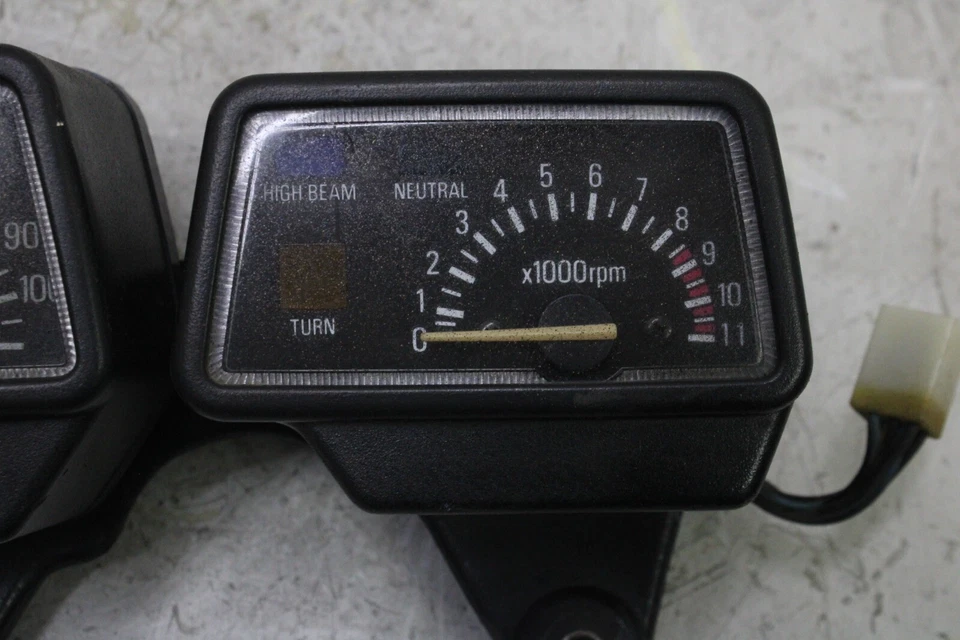 87 YAMAHA XT350 OEM CALIBRE SPEEDO TAC CONJUNTO Foto 3 de 4