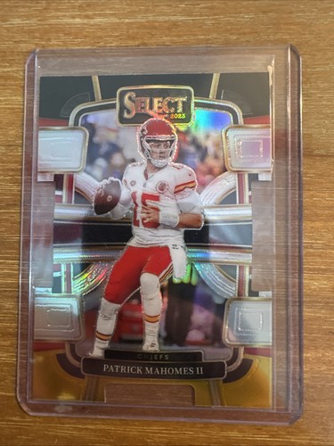 2023 Panini Select - Concourse Patrick Mahomes II #49 Black & Gold Prizm Die-Cut