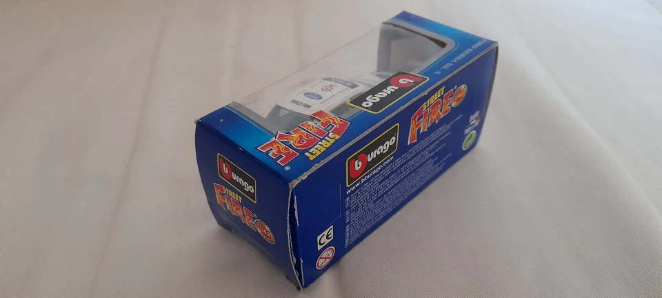 Bburago Ford Sierra Gr. A 1:43 Street Fire - Immagine 3 di 4