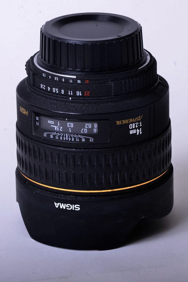 Wide angle lens - Sigma 14MM 2.8 lens - Nikon Mount - Image 3 of 4