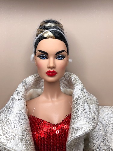 Integrity Toys East 59th - Sparkling New Year Victoire - NRFB