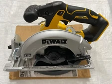 New Dewalt DCS565B 20V 20 Volt Max 6-1/2” Brushless Circular Saw With Blade