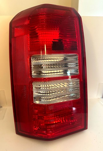 JEEP PATRIOT REAR LIGHT PASSENGER SIDE 2008