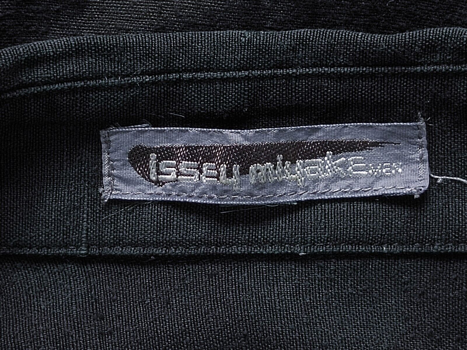 Stunning Vtg 80's ISSEY MIYAKE Men Raw Silk Solid Black Stunning Vtg 80's ISSEY MIYAKE Men Raw Silk Solid Black
