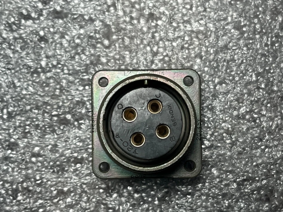 Amphenol Circular Bulkhead Connector MS3102E-20-4SX 3339305 - Image 2 of 2