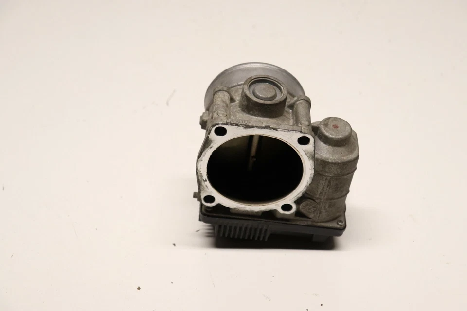 P20597 2002 - 2007 年日产 Maxima 节气门车身 SERA576-01 原始设备制造商 — 第 3/4 张图片