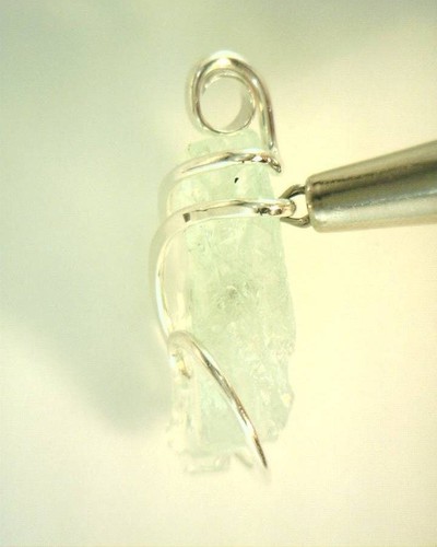 31.02ct Natural Aquamarine Shard Pendant in Sterling Silver Art Wire Wrap - Picture 4 of 4