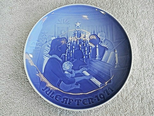 Plato coleccionable decorativo vintage 1971 Bing & Grondahl Navidad en casa 7" - Imagen 3 de 7