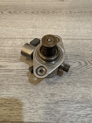 2008-2015 BMW 7 F01 F02 F03 F04  Fuel Injection High Pressure Pump / 759535001