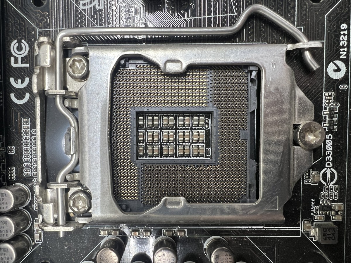マザーボード SABERTOOTH Z97 MARK 1 i7-4790 DDR3 16GB Asus SABERTOOTH Z97 MARK 1 ATX LGA1150 Motherboard (SABERTOOTH Z97