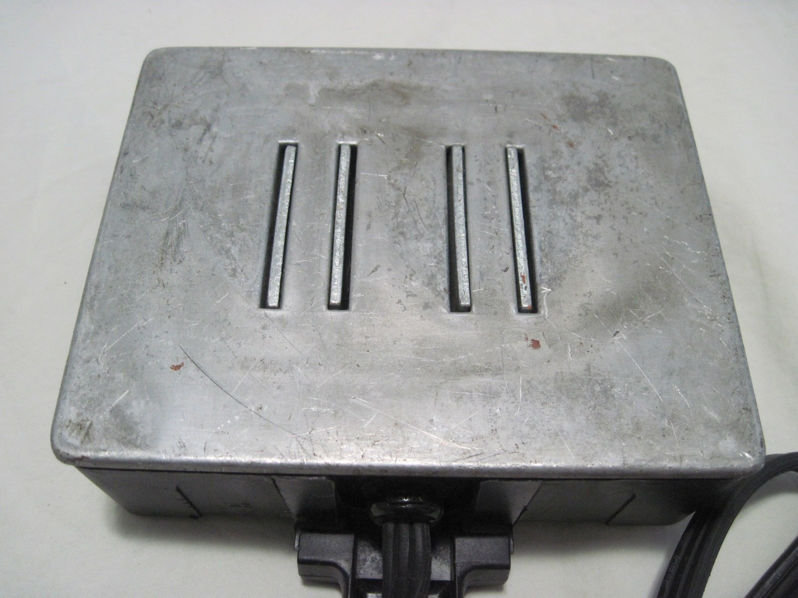 Kat's Handi-Heat Magnum Magnetic Heater 3" x 5" 300 Watt 120V