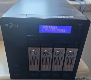 Fujitsu Celvin Q800 3x2TB Festplatten