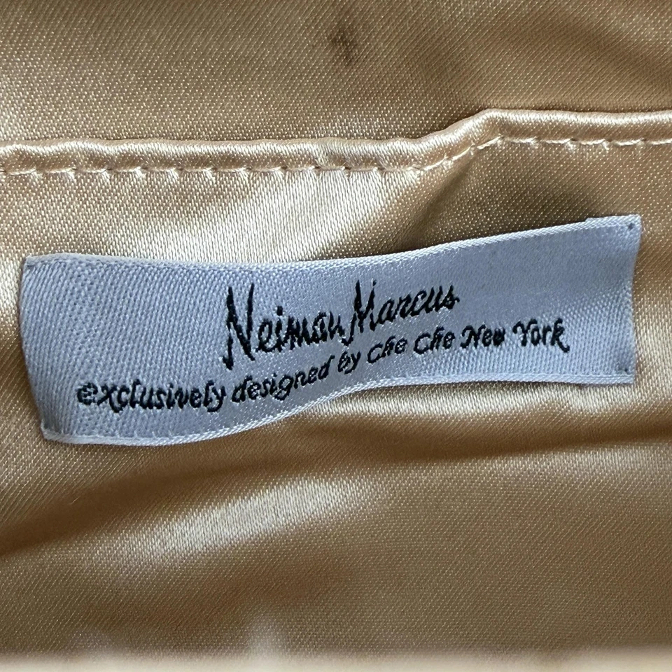 Bolso sin asas Neiman Marcus Che Che NY lentejuelas floral con cierre de beso para mujer con correa con cuentas Foto 3 de 4