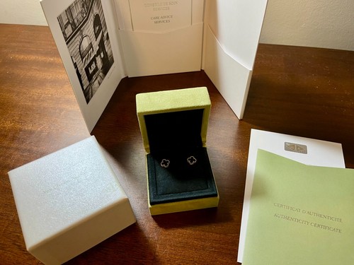 Van Cleef & Arpels Sweet Alhambra Earrings 18k Gold Onyx EXCELLENT CONDITION