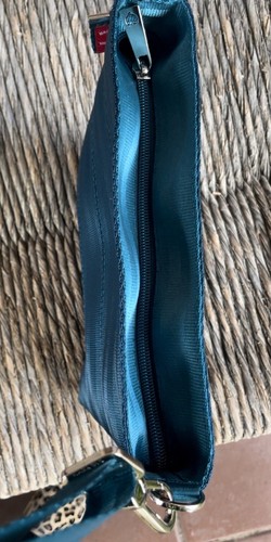 Harvey’s Jade Streamline Crossbody Bag - Picture 5 of 6