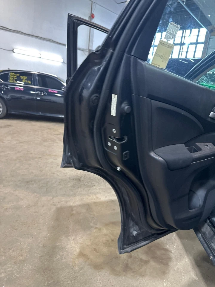 Used Rear Left Door Assembly Rear Side fits: 2014 Honda Cr-v electric w/o privac - Image 4 of 4