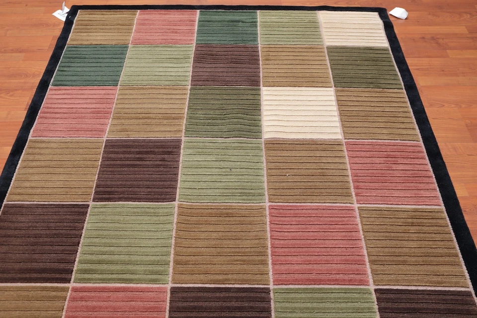 Alfombra tibetana de 5'6" x 8' anudada a mano con bucle alto bajo y corte 100 % lana negra Foto 3 de 4