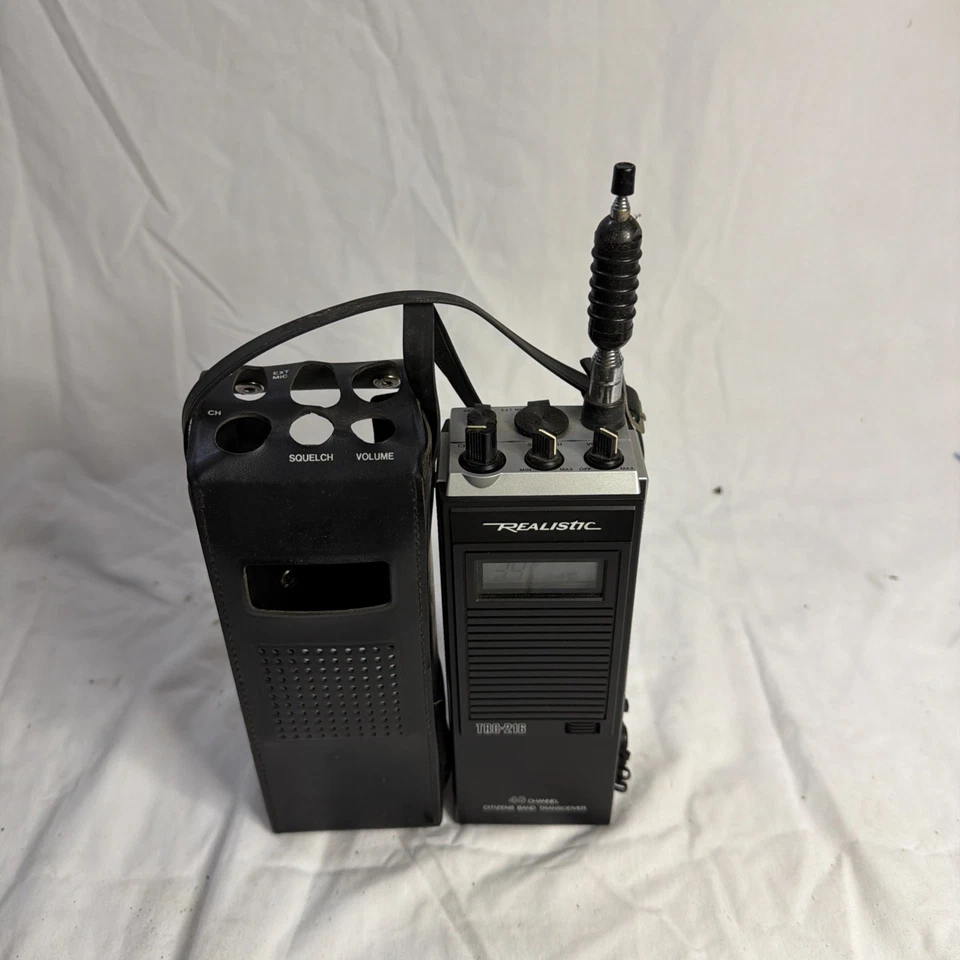 Realistic TRC-216 40 Channel Walkie Talkie Citizens Transceiver WORKING - Image 2 of 4