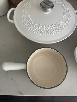 Le Creuset Signature Enameled Cast Iron Saucepan 2 1/4-Qt. Matte White 24cm